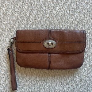 Fossil Clutch